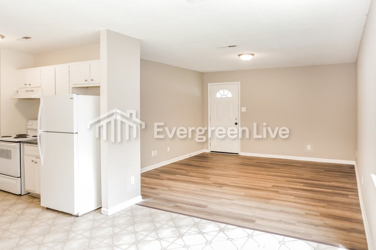 605 Bradley St Sw - Photo 6 of 16