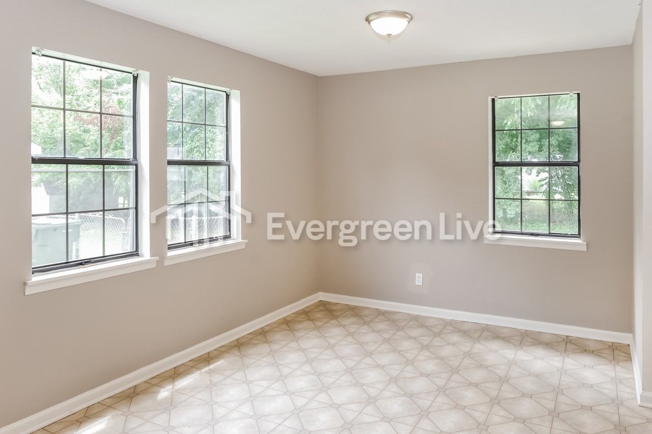 605 Bradley St Sw - Photo 7 of 16