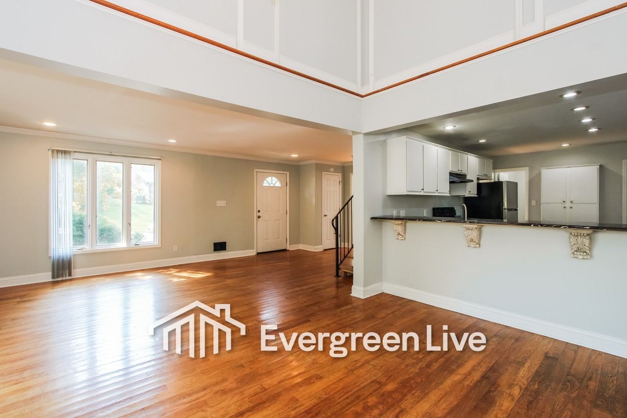 321 Hearthstone Rd - Photo 6 of 15