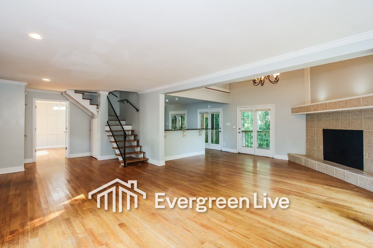 321 Hearthstone Rd - Photo 3 of 15