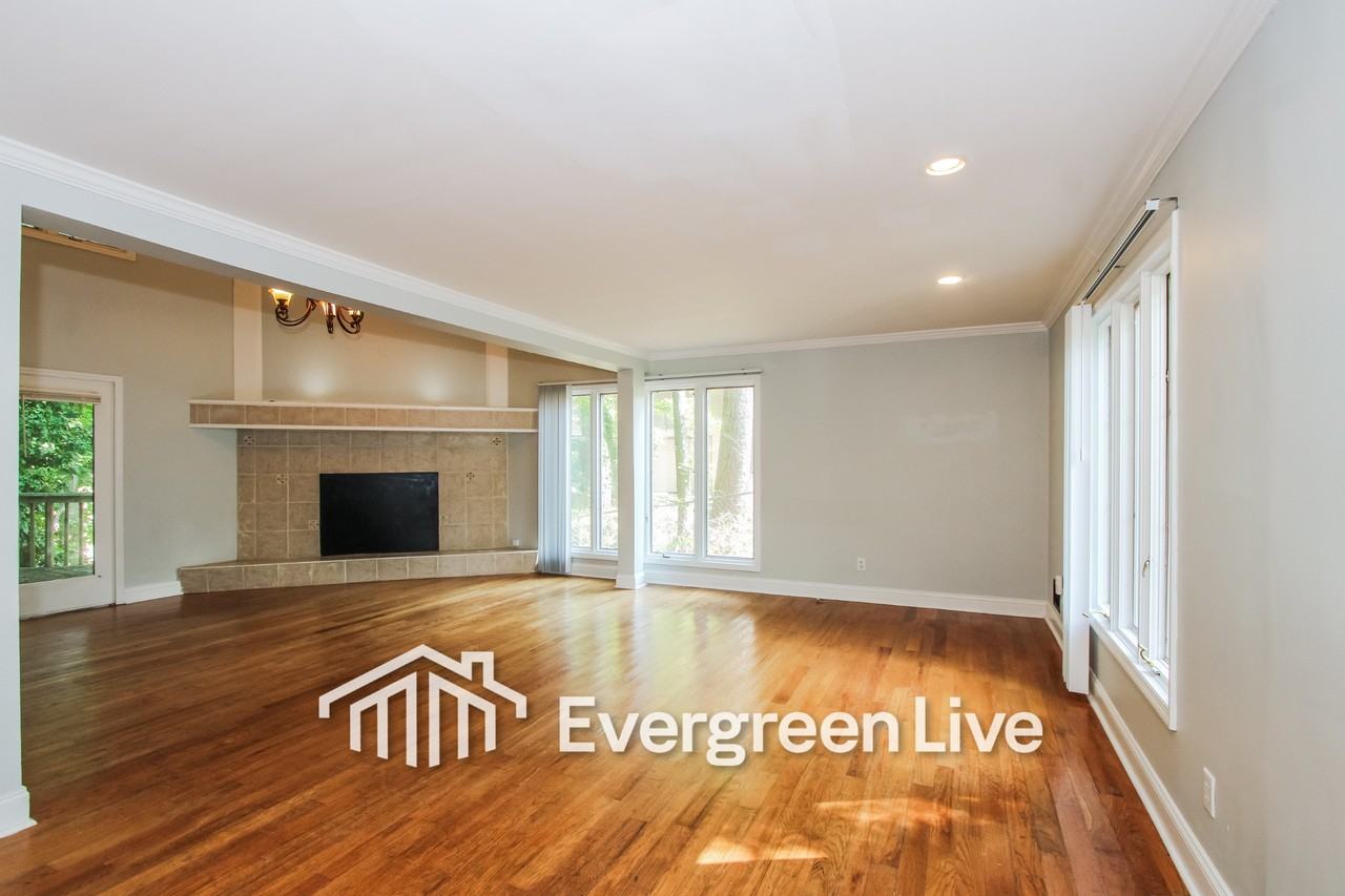 321 Hearthstone Rd - Photo 4 of 15