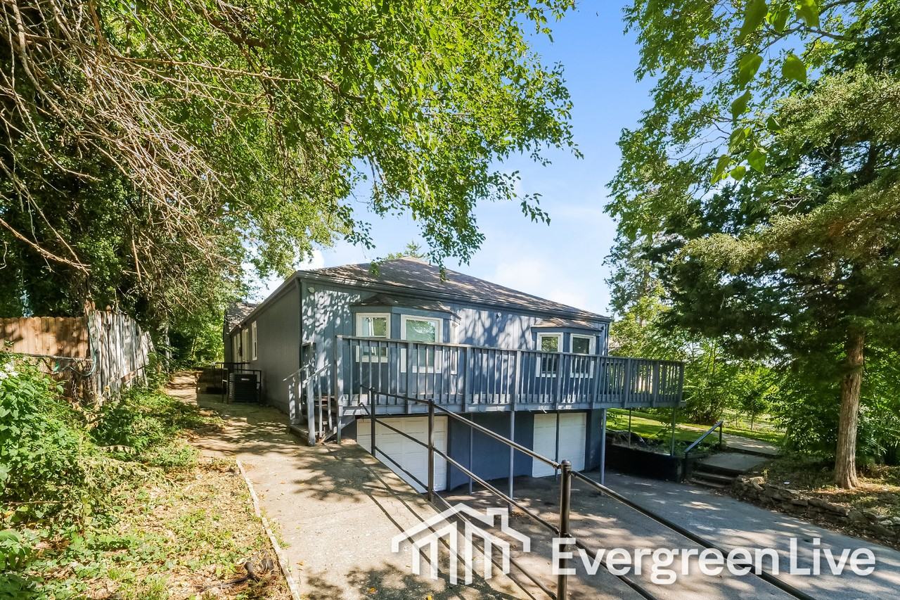 8155 Holmes Road - Photo 2 of 15