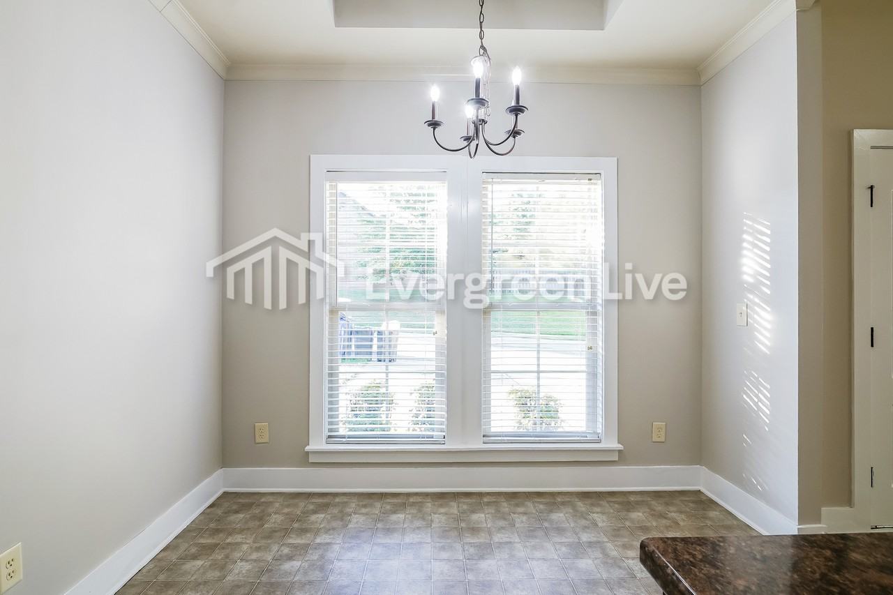 121 Kingston Ct - Photo 7 of 16