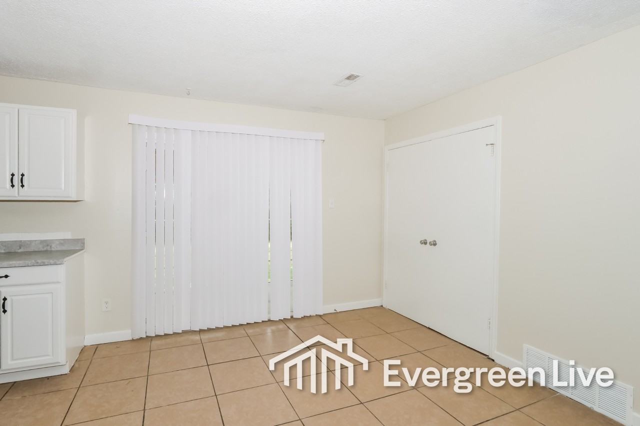 8883 Whitworth St - Photo 7 of 16