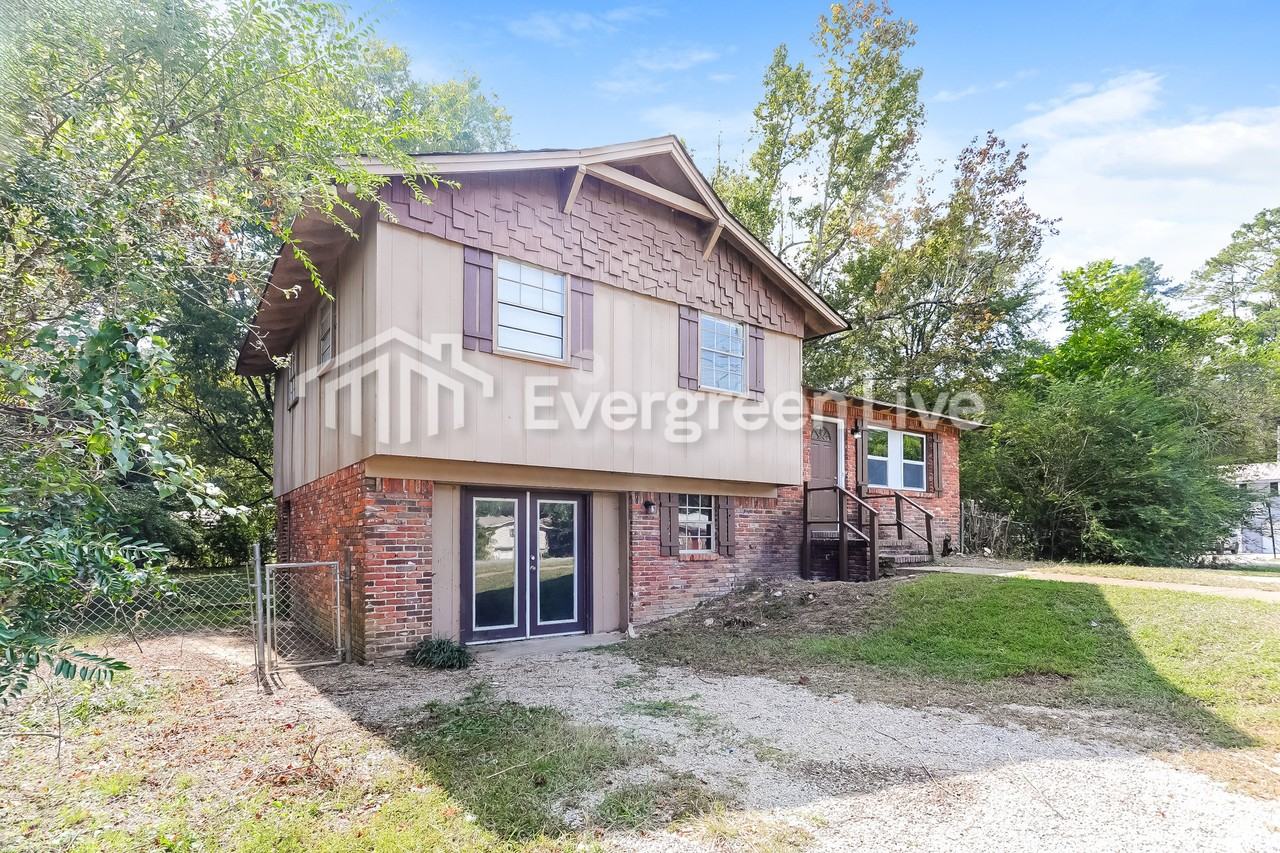 3342 Cherry Ave - Photo 3 of 15