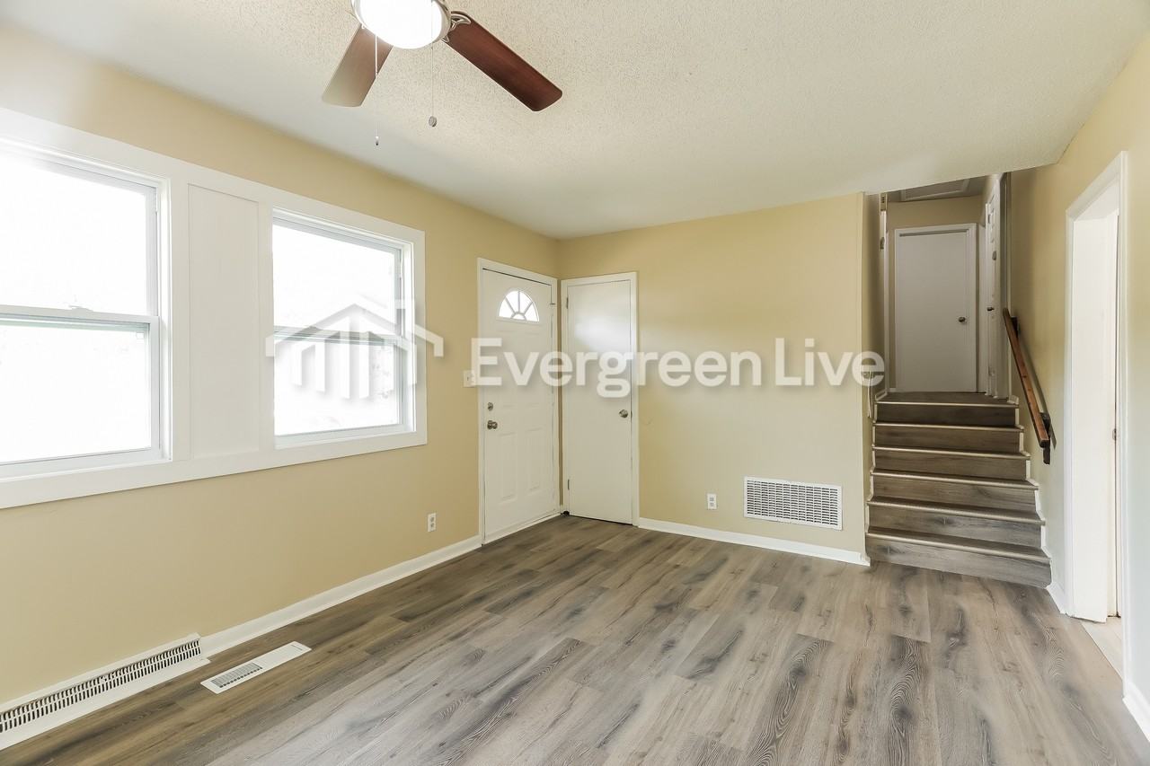3342 Cherry Ave - Photo 4 of 15