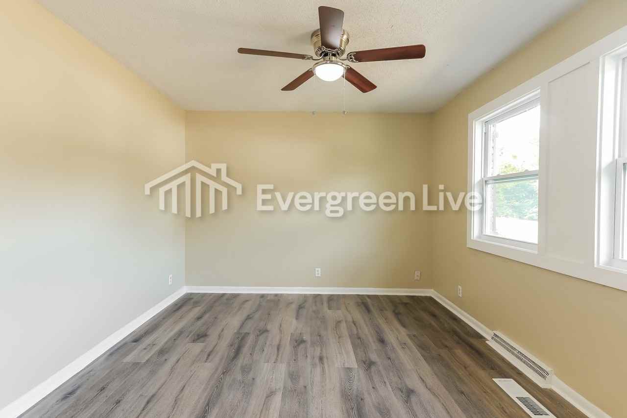 3342 Cherry Ave - Photo 5 of 15