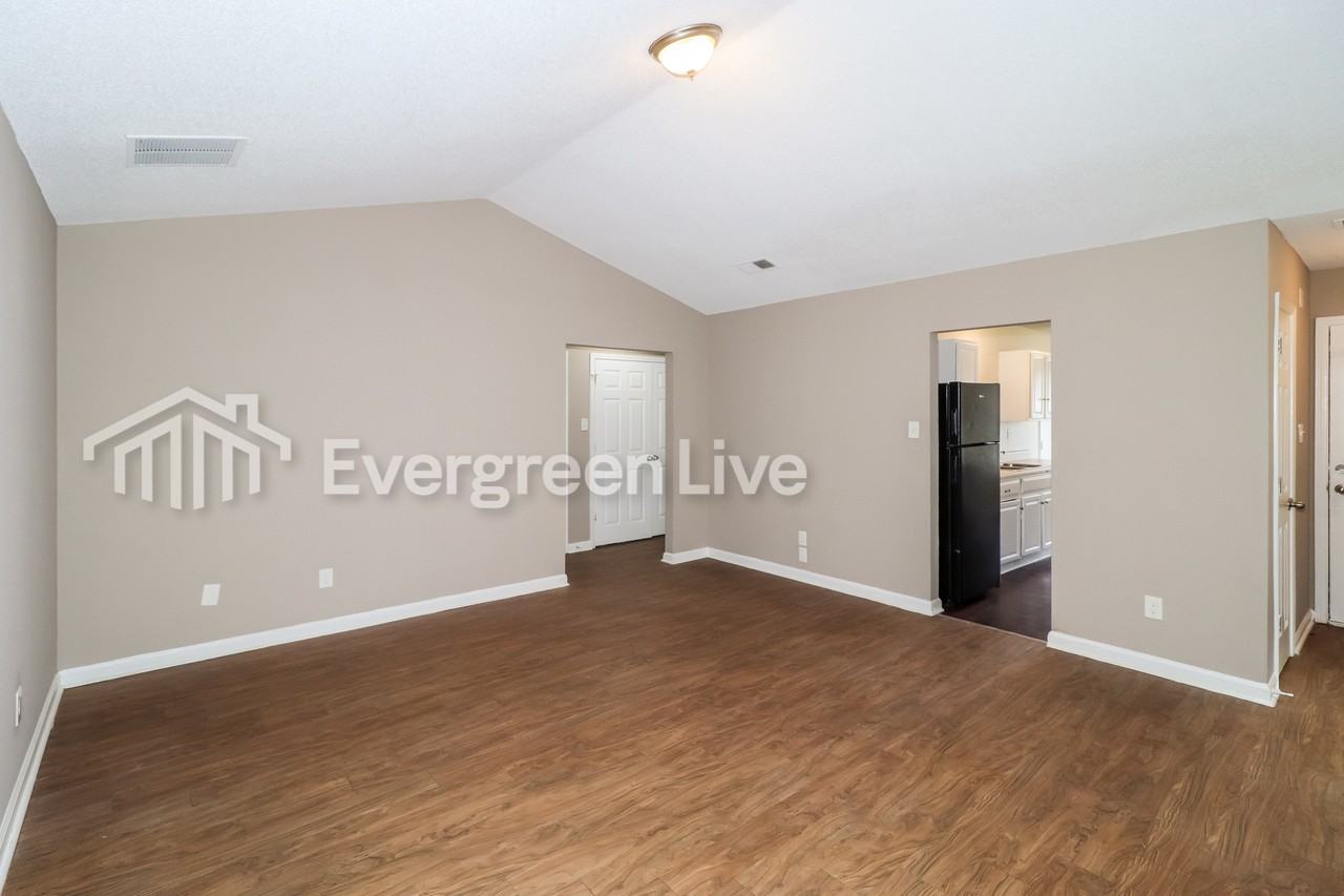 4855 Royal Run Dr - Photo 4 of 15