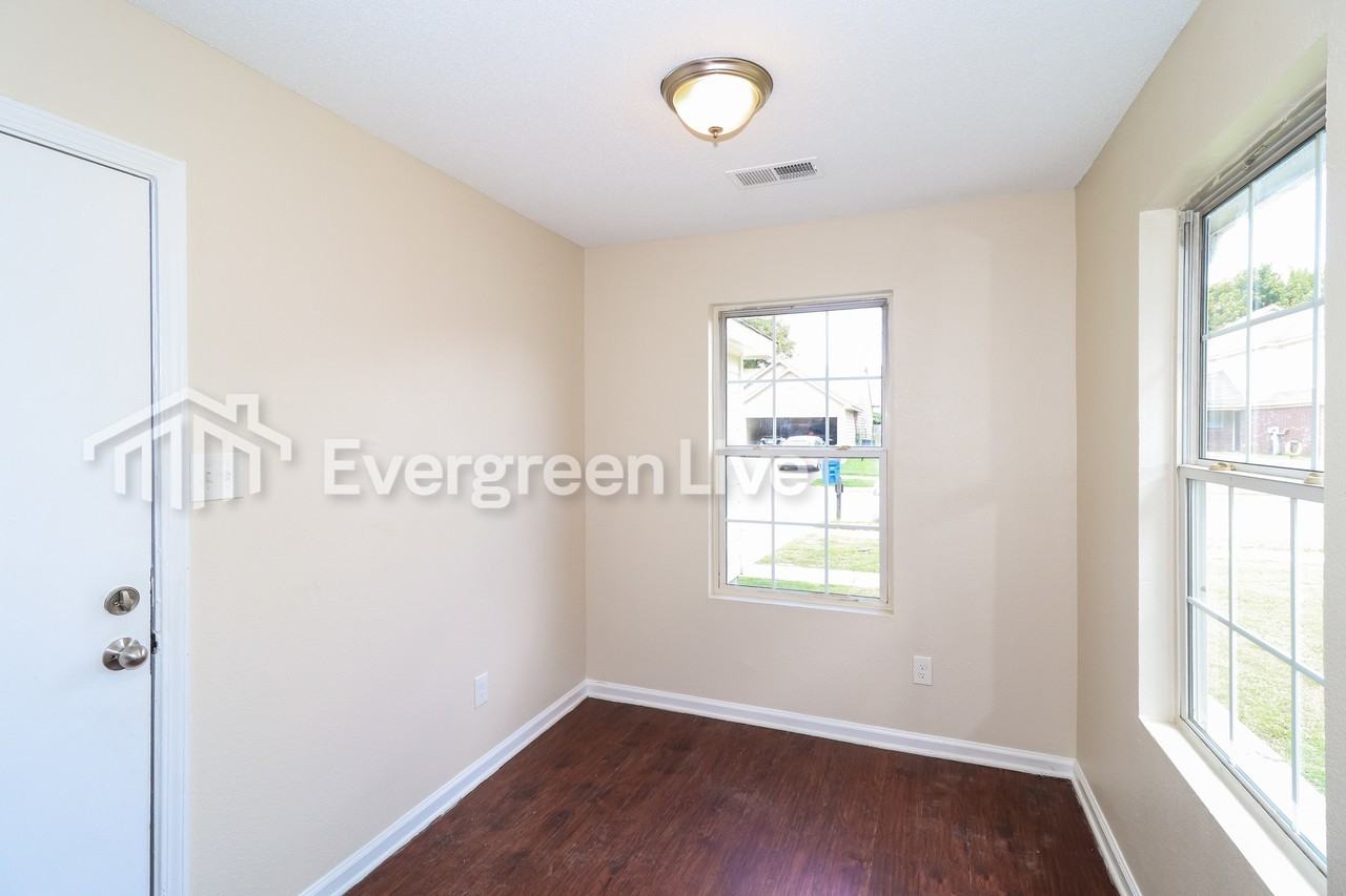 4855 Royal Run Dr - Photo 5 of 15