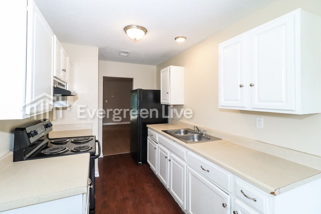 4855 Royal Run Dr - Photo 7 of 15