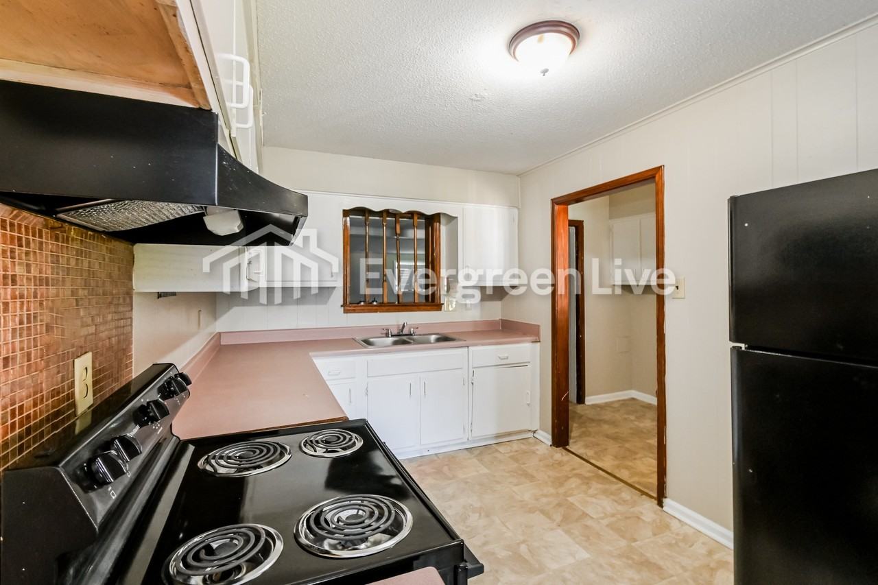 4261 Riche Rd - Photo 4 of 15