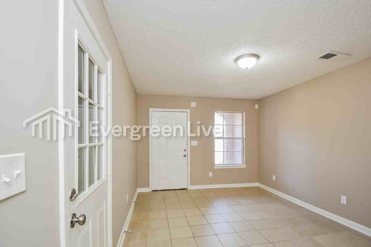 1208 Calebs Ridge Dr - Photo 5 of 15