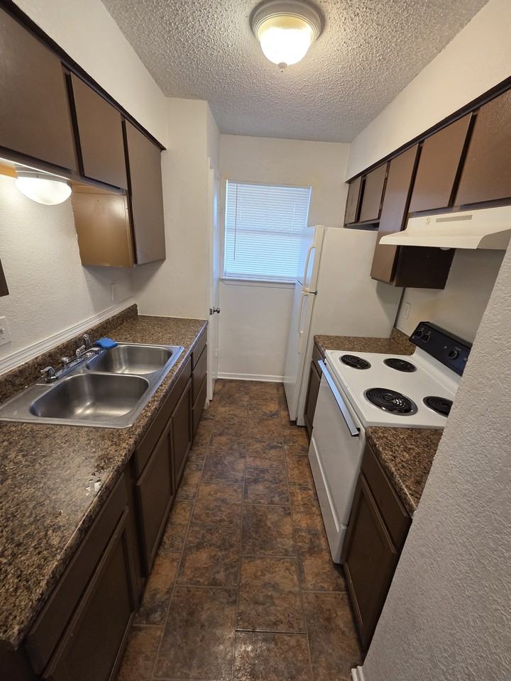 Harbour Apts** - Photo 3 of 10