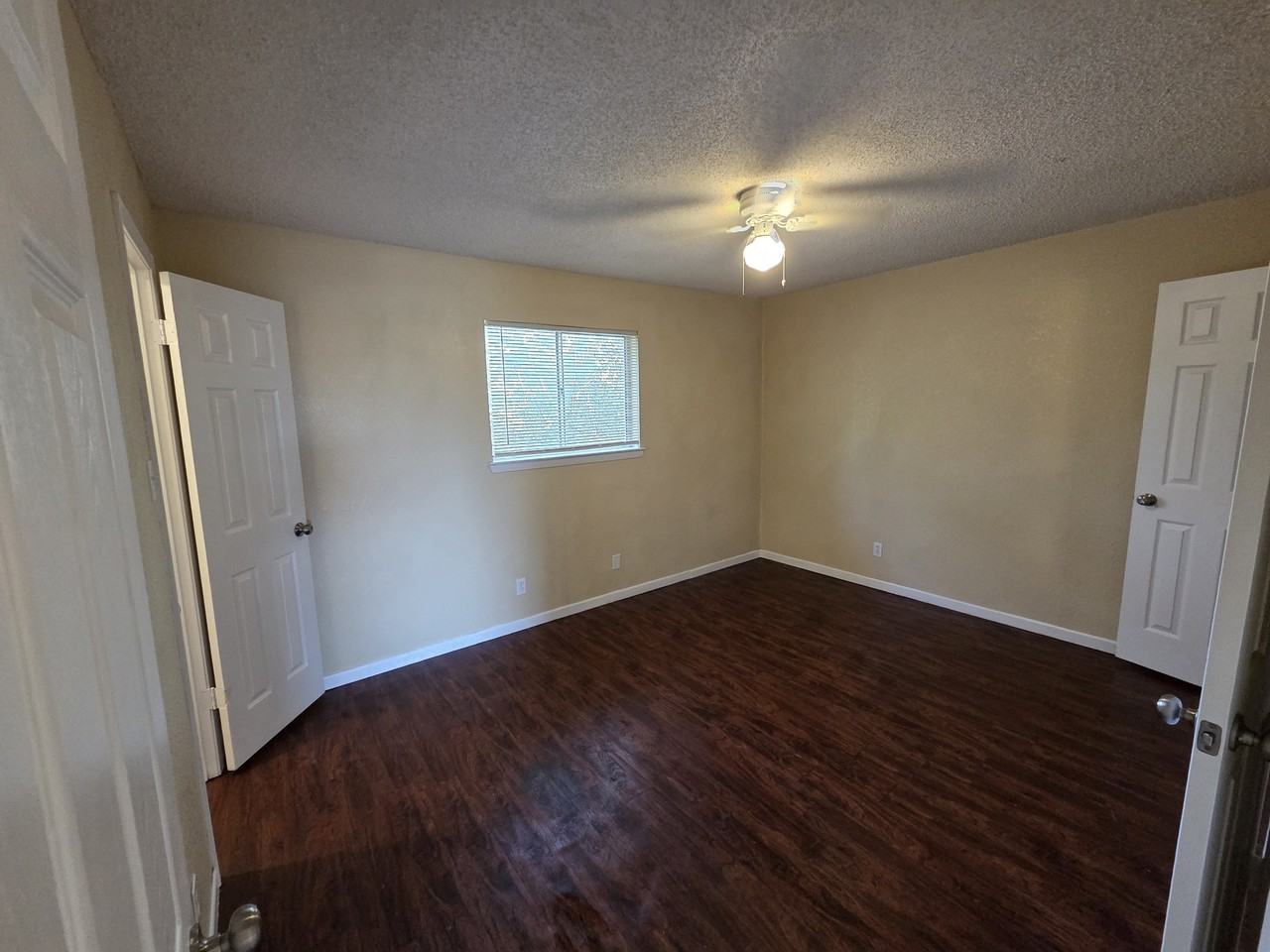 Harbour Apts** - Photo 6 of 10