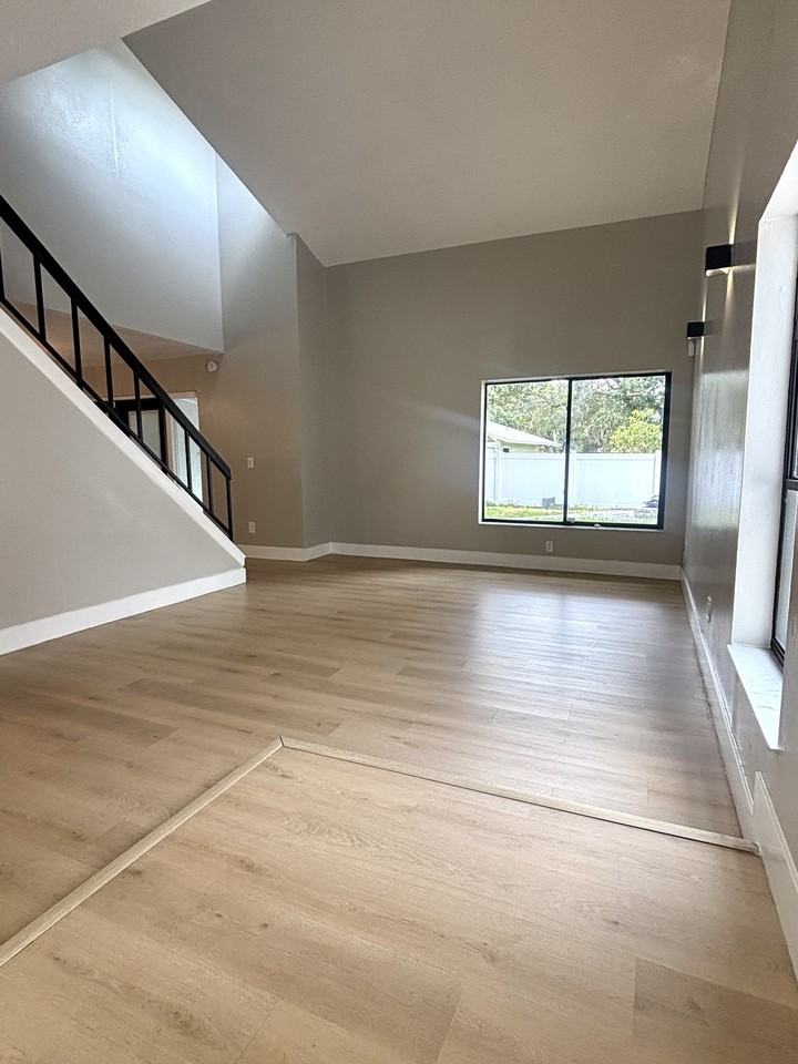 640 Macduff Lane, Unit B - Photo 2 of 22