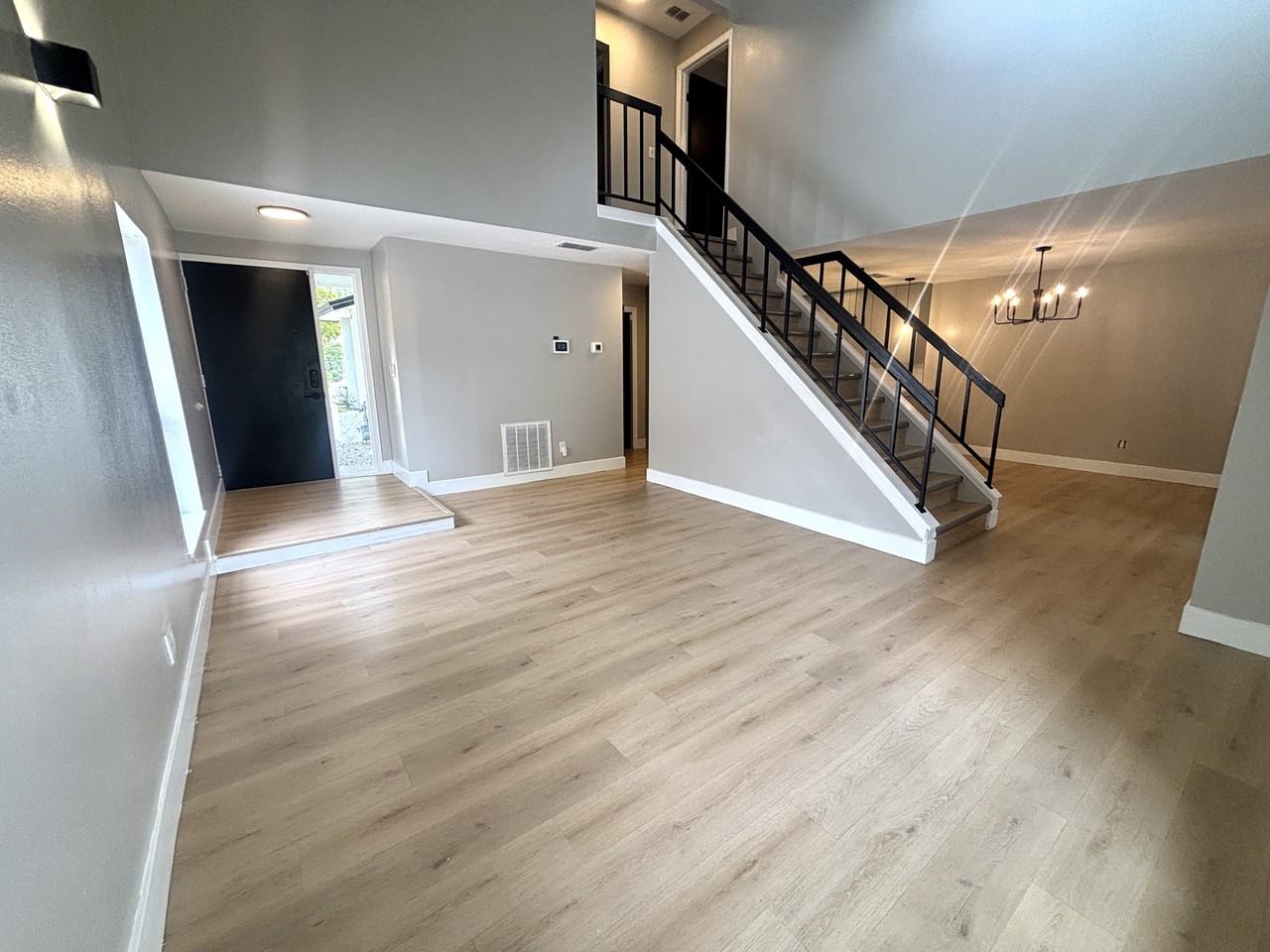 640 Macduff Lane, Unit B - Photo 3 of 22