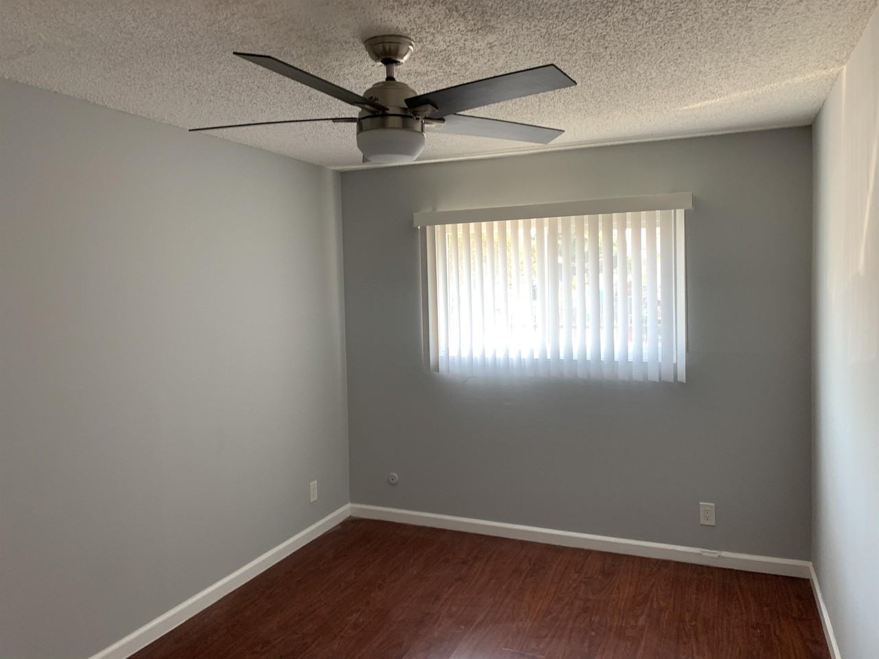 1925 West 20th Street - Photo 6 of 20