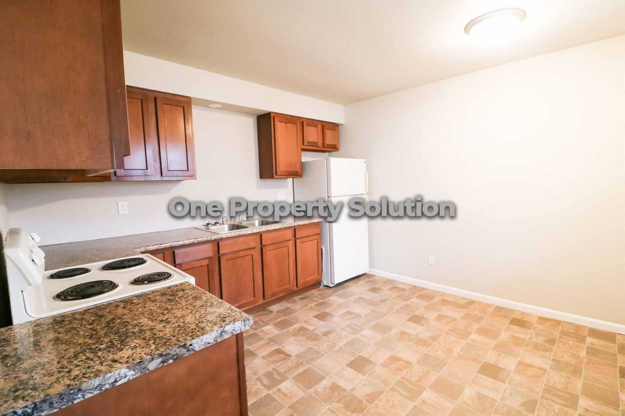 2218 Gina Street Apt B - Photo 7 of 9