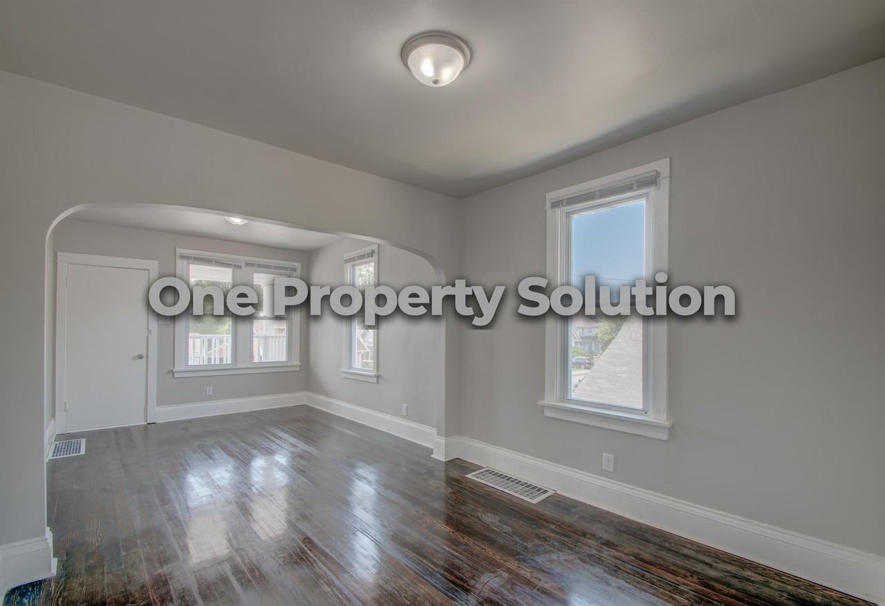 2459 Jefferson Street 2nd Floor - Photo 4 of 21