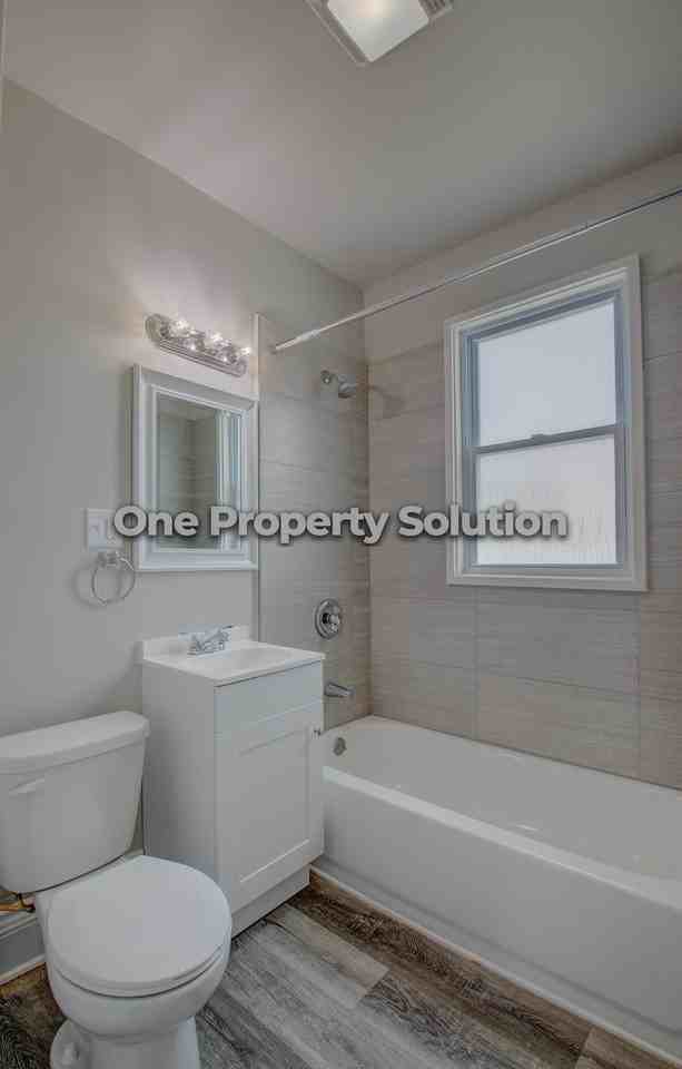 2459 Jefferson Street 2nd Floor - Photo 7 of 21