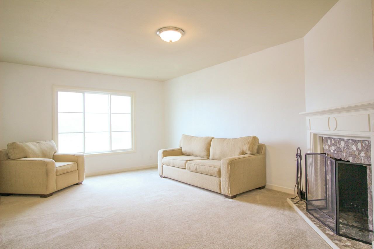 54 Chicago Way - Photo 2 of 18