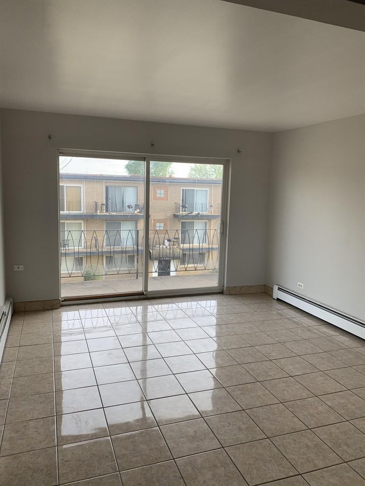 14446 Torrence Avenue - Photo 3 of 12