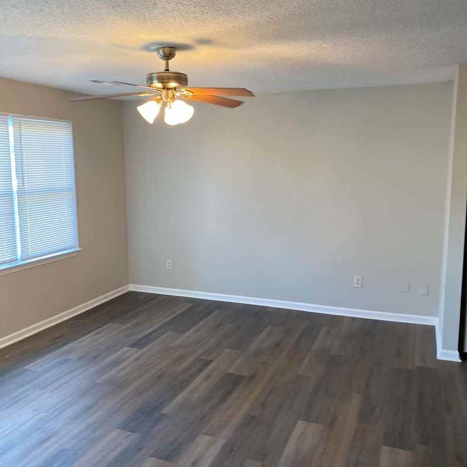 407 South Sharpe Street - Photo 3 of 9