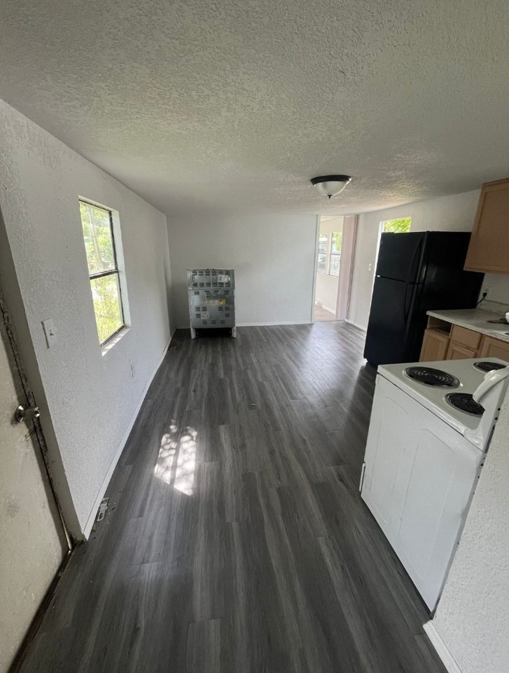 BEACH PINES  30 Wafford Street - Photo 2 of 5