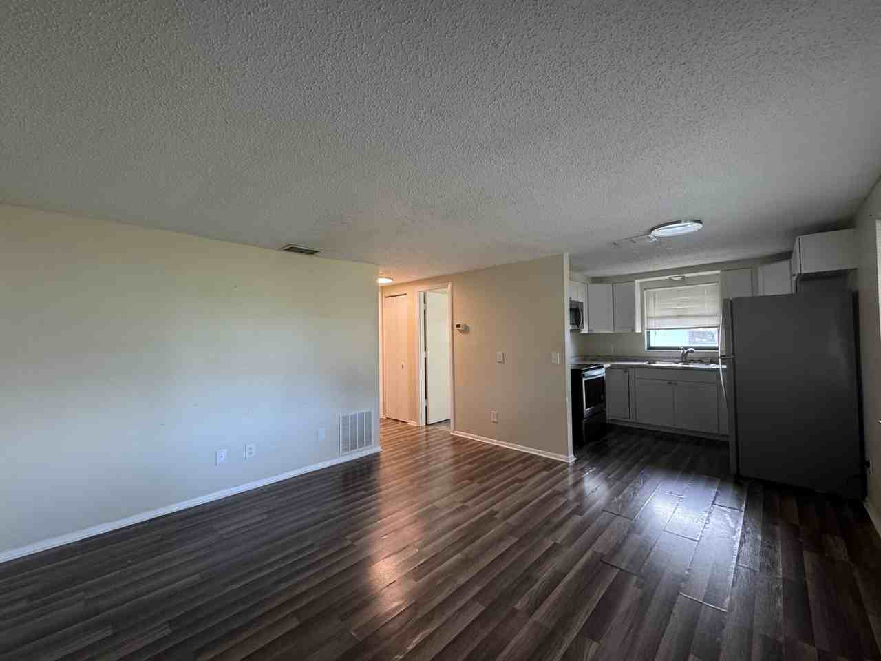 207ShoreTB - Photo 2 of 12