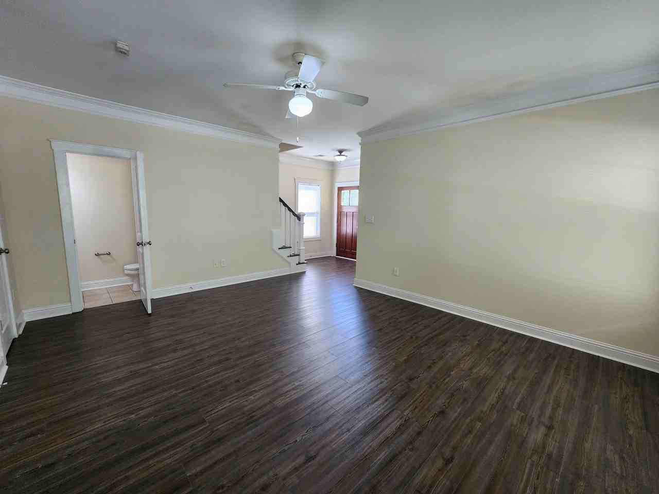 2030 Lakeside Drive - Photo 5 of 20