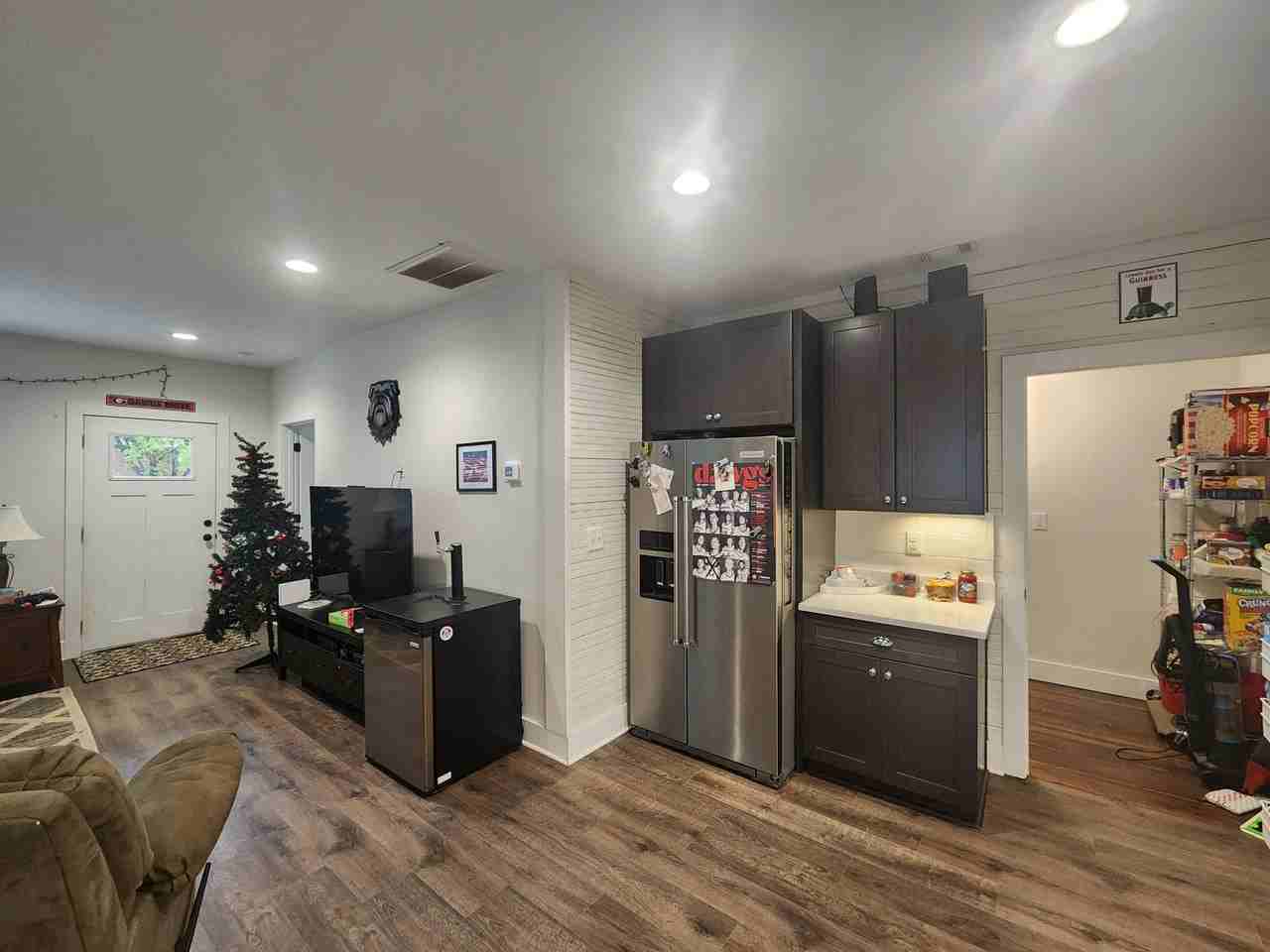 126 North Poplar Street - Photo 4 of 22