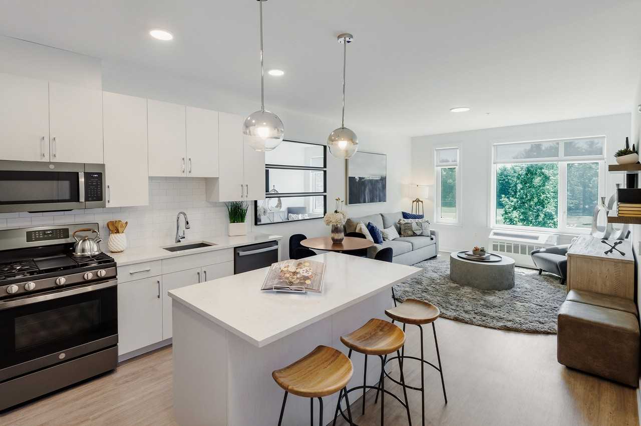 1181 Morris Avenue - Photo 2 of 45