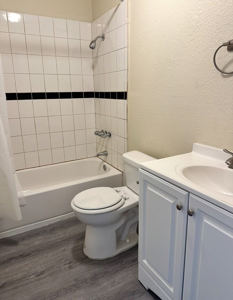 9427 S. BROADWAY - Photo 3 of 15