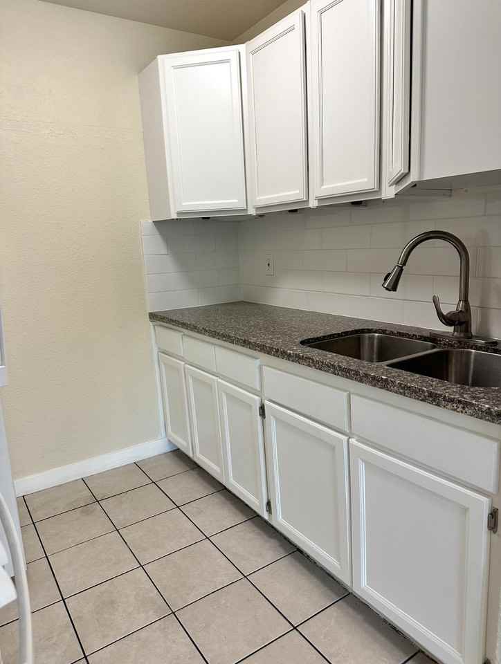 9427 S. BROADWAY - Photo 6 of 15