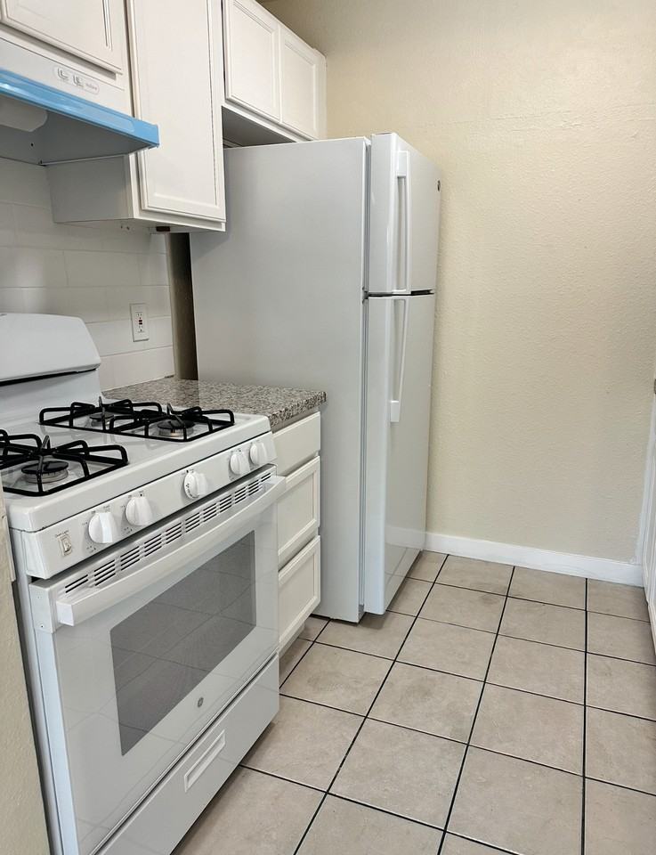 9427 S. BROADWAY - Photo 7 of 15