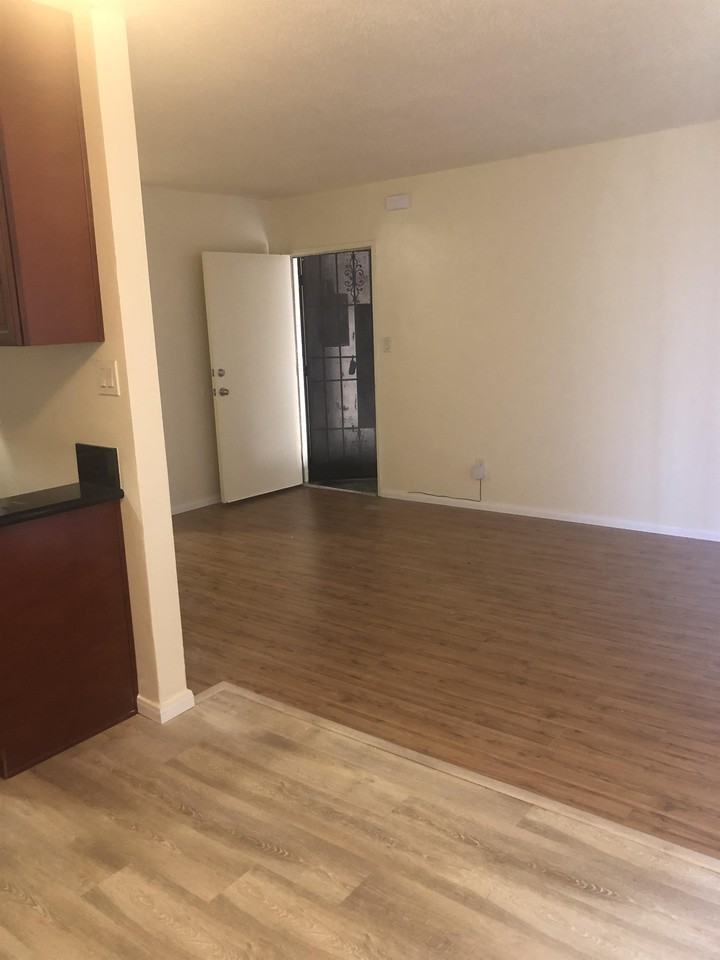 317 W. 89TH STREET - Photo 2 of 11