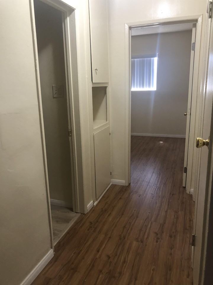 317 W. 89TH STREET - Photo 3 of 11