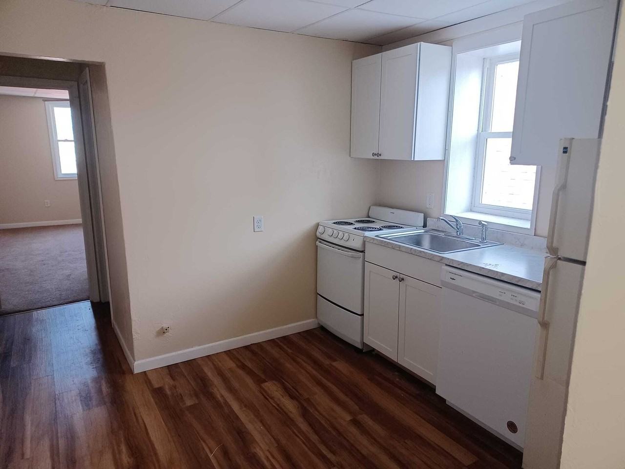 616 Montclair Street - Photo 2 of 5