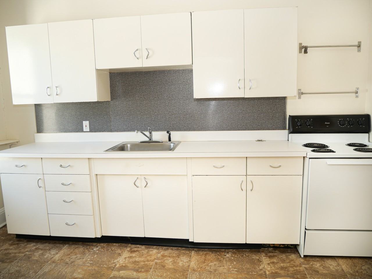 395 Harvard St. - Photo 5 of 10