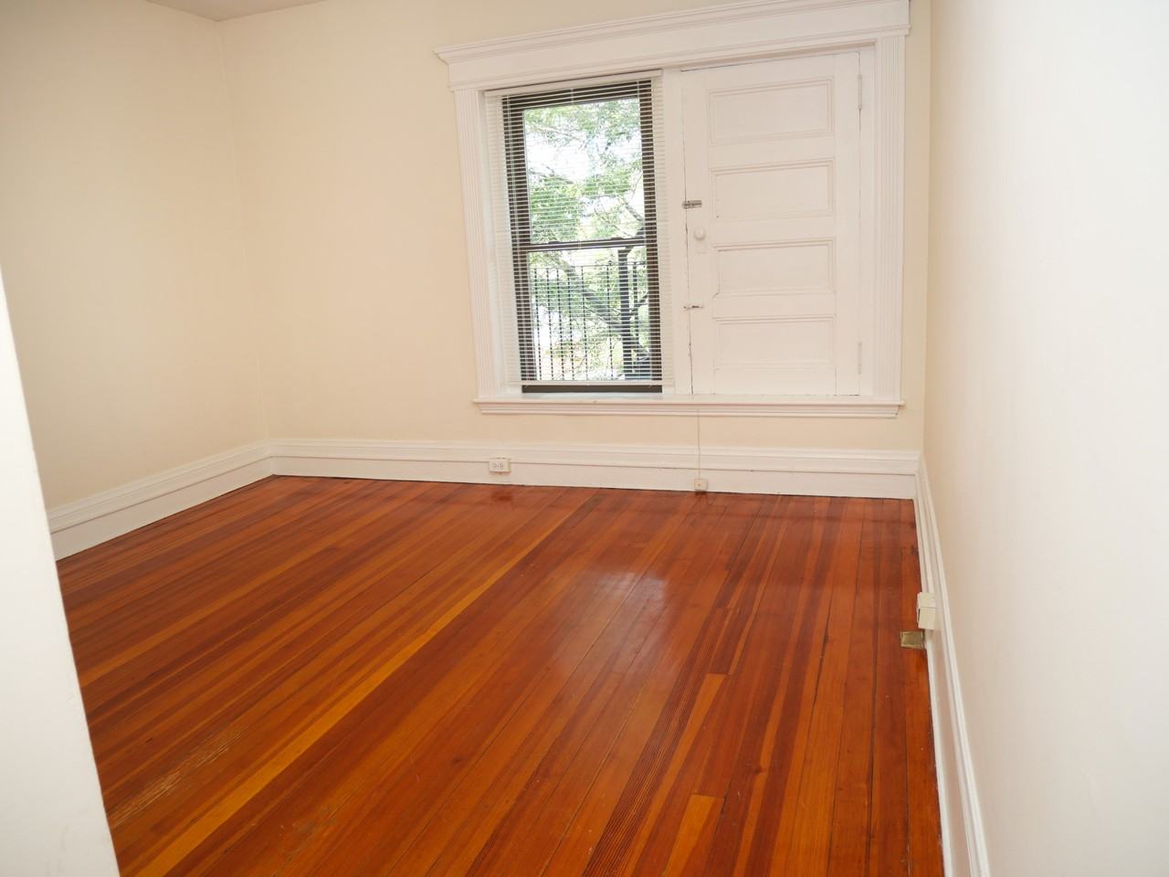 1382 Beacon Street - Photo 5 of 22