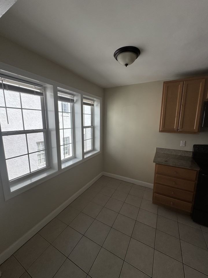 124 East 3rd Avenue- 11 - Photo 4 of 8