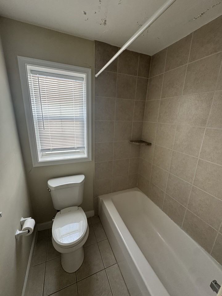 124 East 3rd Avenue- 11 - Photo 7 of 8