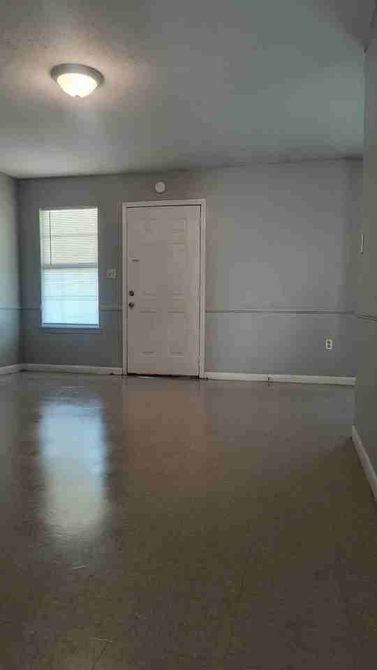 W. Short 3rd - Photo 2 of 24