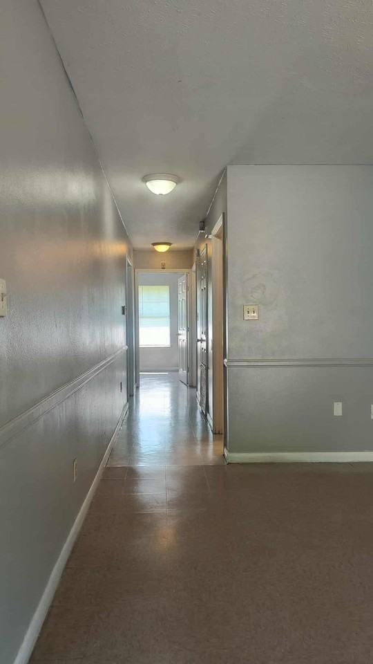 W. Short 3rd - Photo 3 of 24