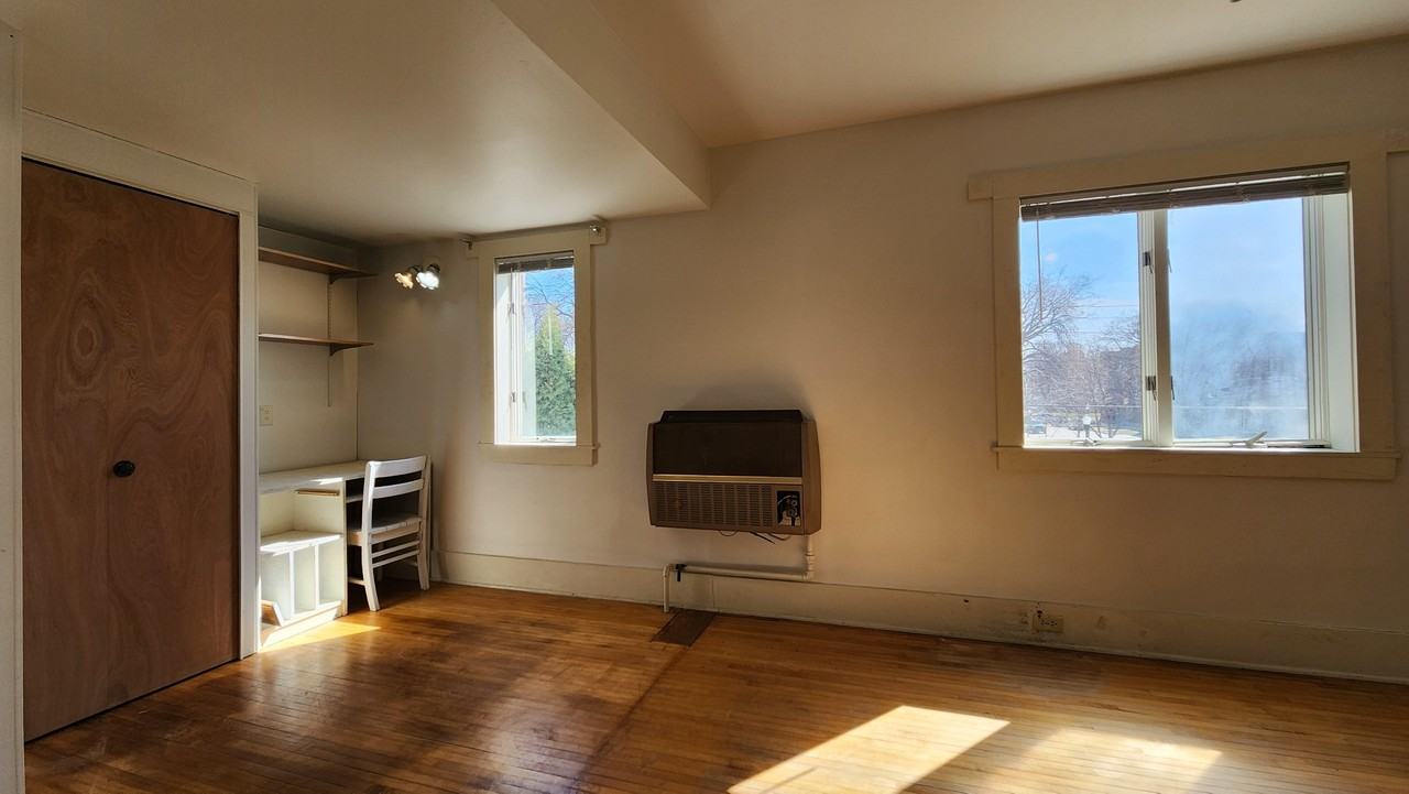 1121 2nd Ave S - Photo 3 of 12