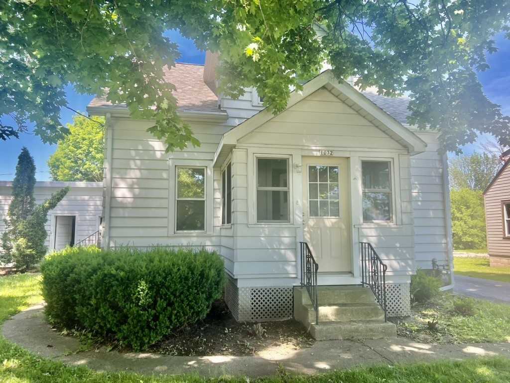 1032 N Rapids Road - Photo 2 of 13