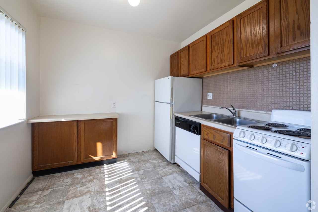 Lilac Court - Photo 3 of 8