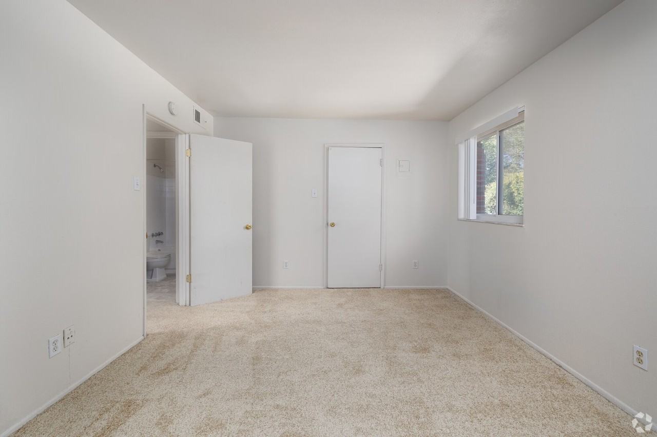 Lilac Court - Photo 4 of 8