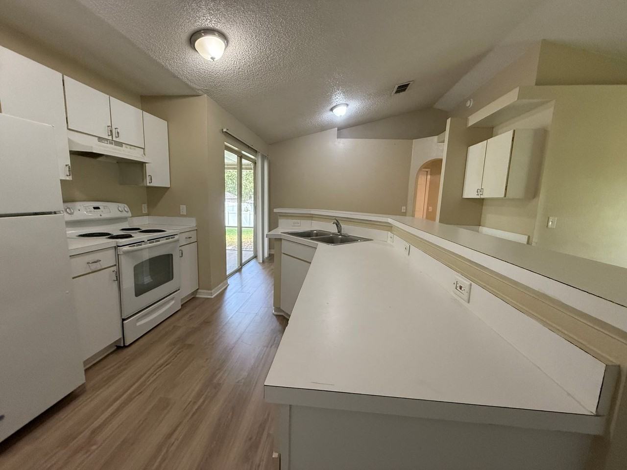 3216 Tealwood Ter - Photo 4 of 15