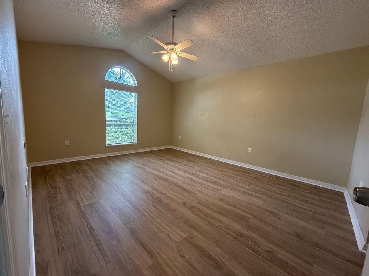3216 Tealwood Ter - Photo 5 of 15